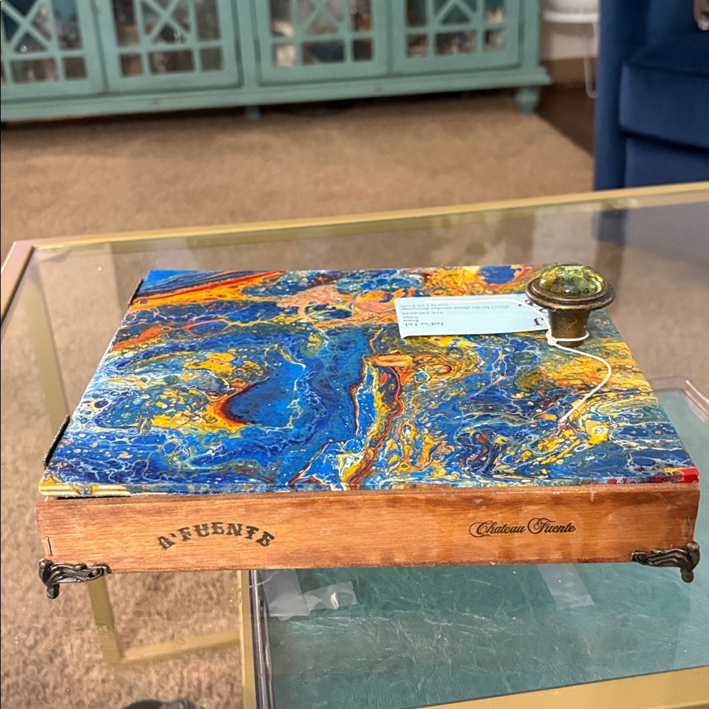 Vintage upcycled Cigar Box - Picture 4 of 8